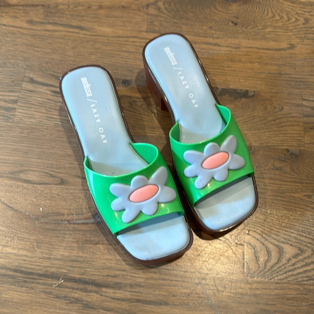 Melissa jelly slides.